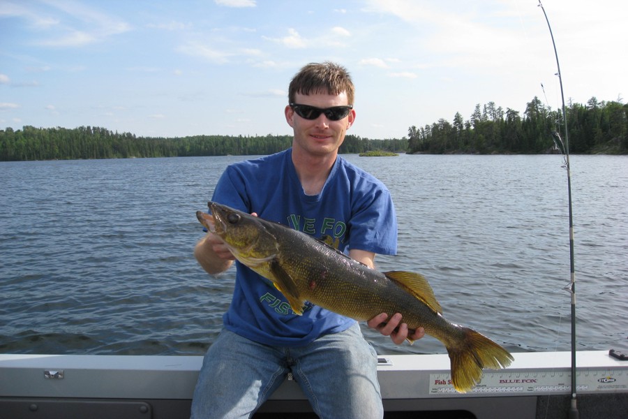 ../image/day 7 bill and 29 inch walleye.jpg